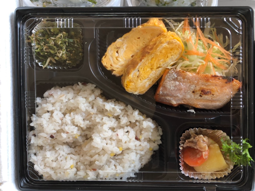 焼鮭弁当（おかず＋ご飯）